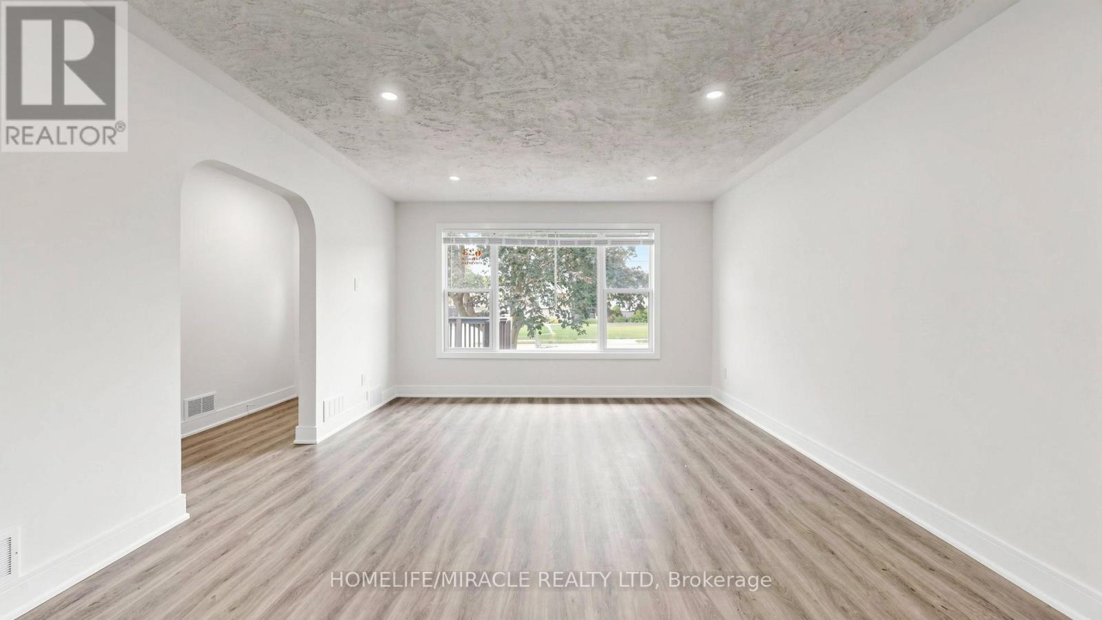 623 Olive Avenue, Oshawa, Ontario  L1H 2R8 - Photo 8 - E13689596