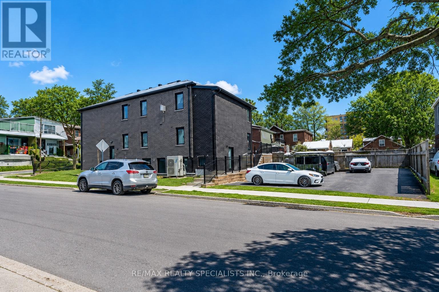 1659 GERRARD STREET E, Toronto, Ontario