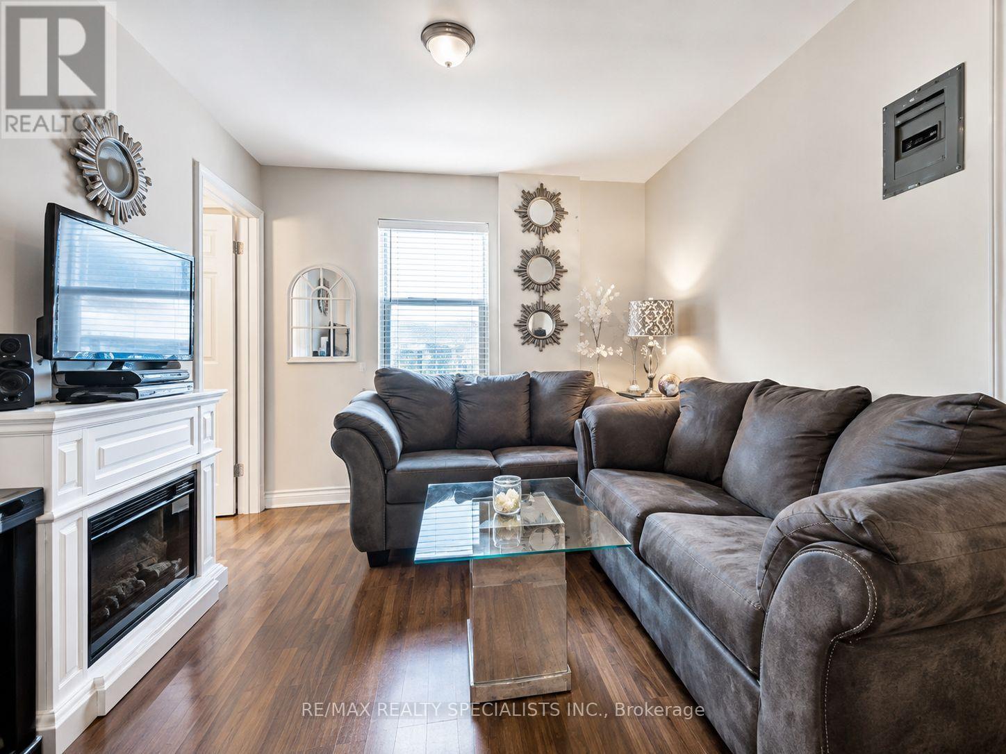 1659 Gerrard Street E, Toronto, Ontario  M4L 2A9 - Photo 13 - E13689614