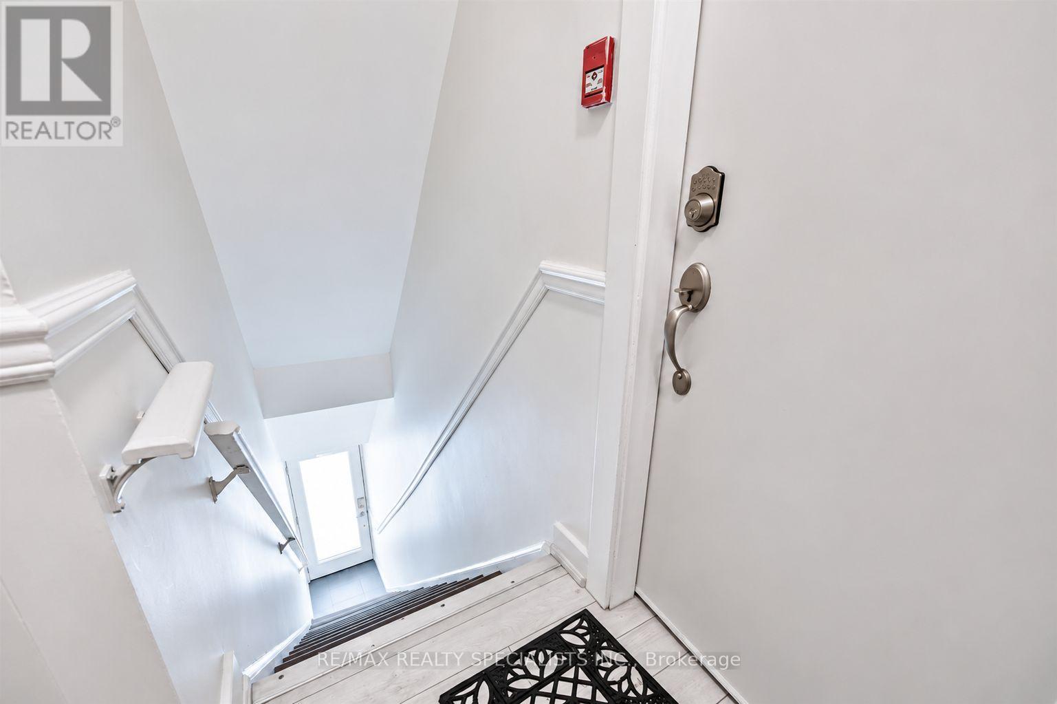 1659 Gerrard Street E, Toronto, Ontario  M4L 2A9 - Photo 21 - E13689614