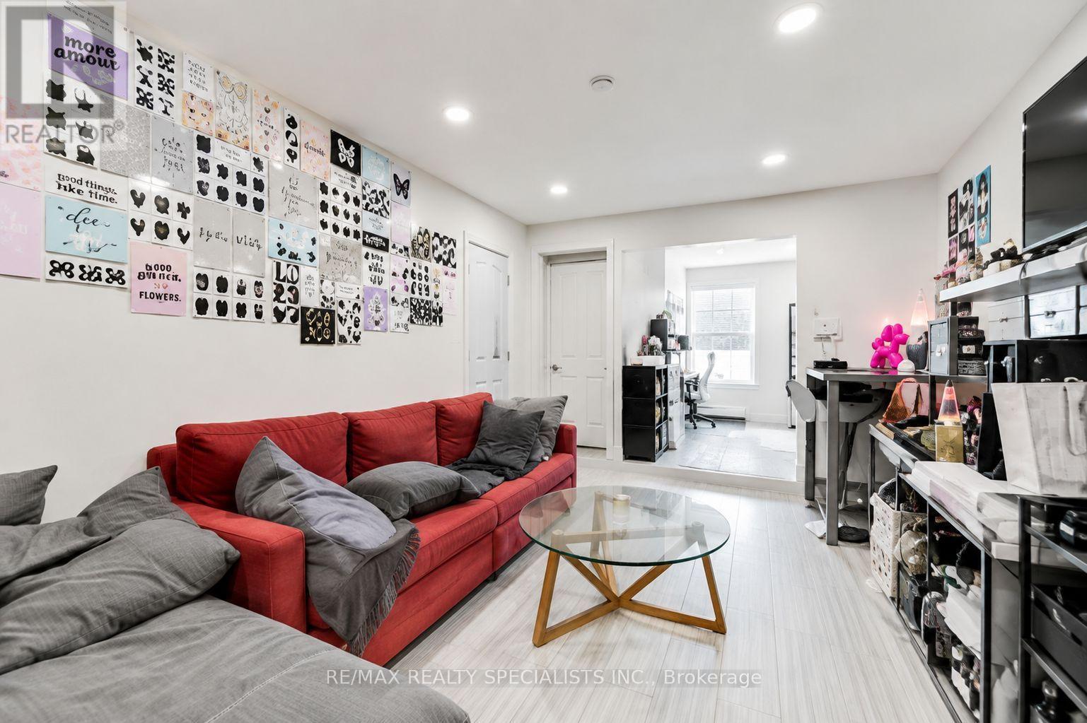 1659 Gerrard Street E, Toronto, Ontario  M4L 2A9 - Photo 22 - E13689614