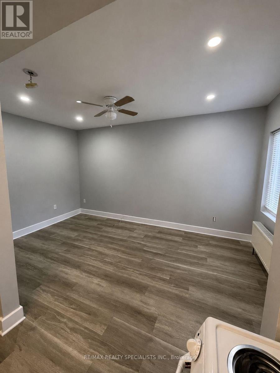 1659 Gerrard Street E, Toronto, Ontario  M4L 2A9 - Photo 3 - E13689614