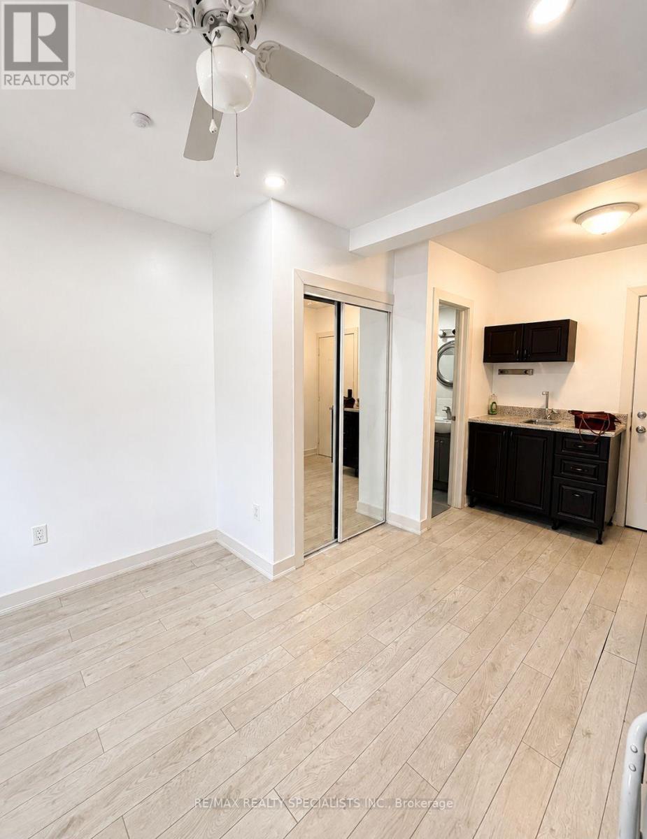 1659 Gerrard Street E, Toronto, Ontario  M4L 2A9 - Photo 33 - E13689614