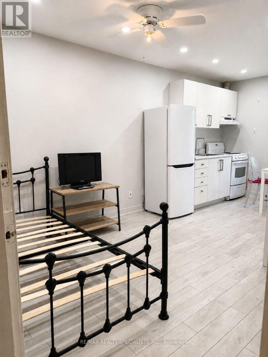 1659 Gerrard Street E, Toronto, Ontario  M4L 2A9 - Photo 36 - E13689614