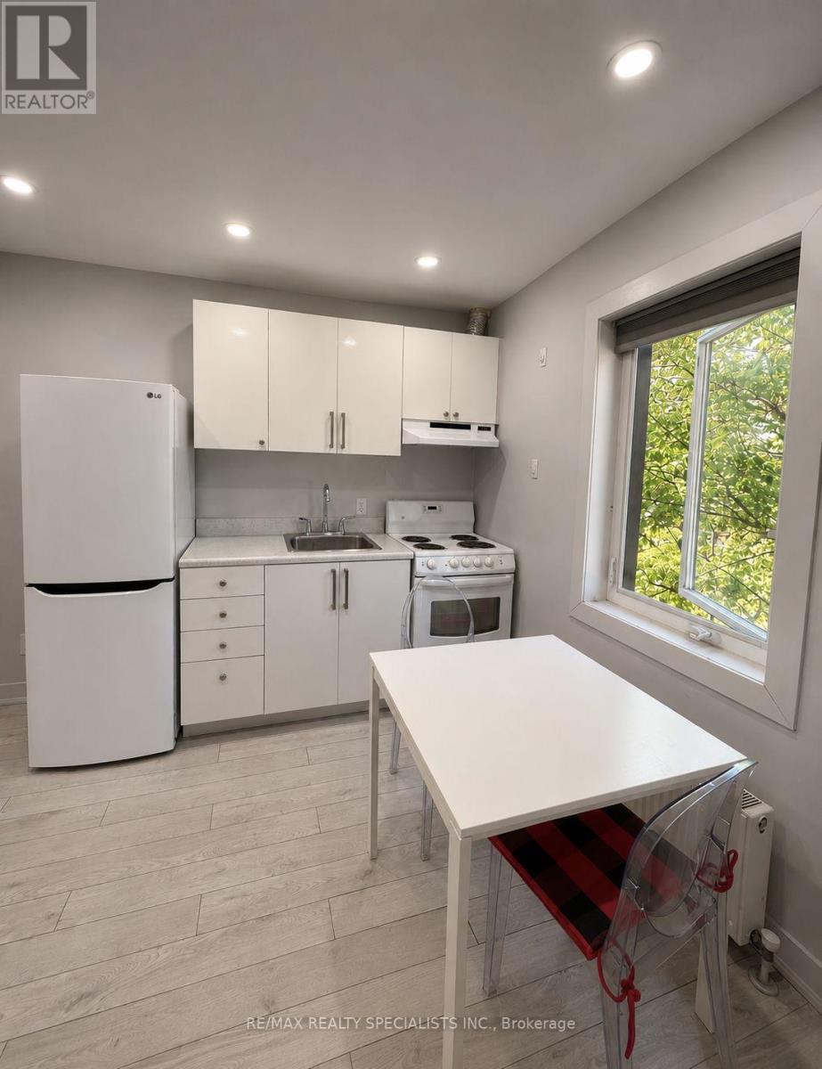 1659 Gerrard Street E, Toronto, Ontario  M4L 2A9 - Photo 38 - E13689614