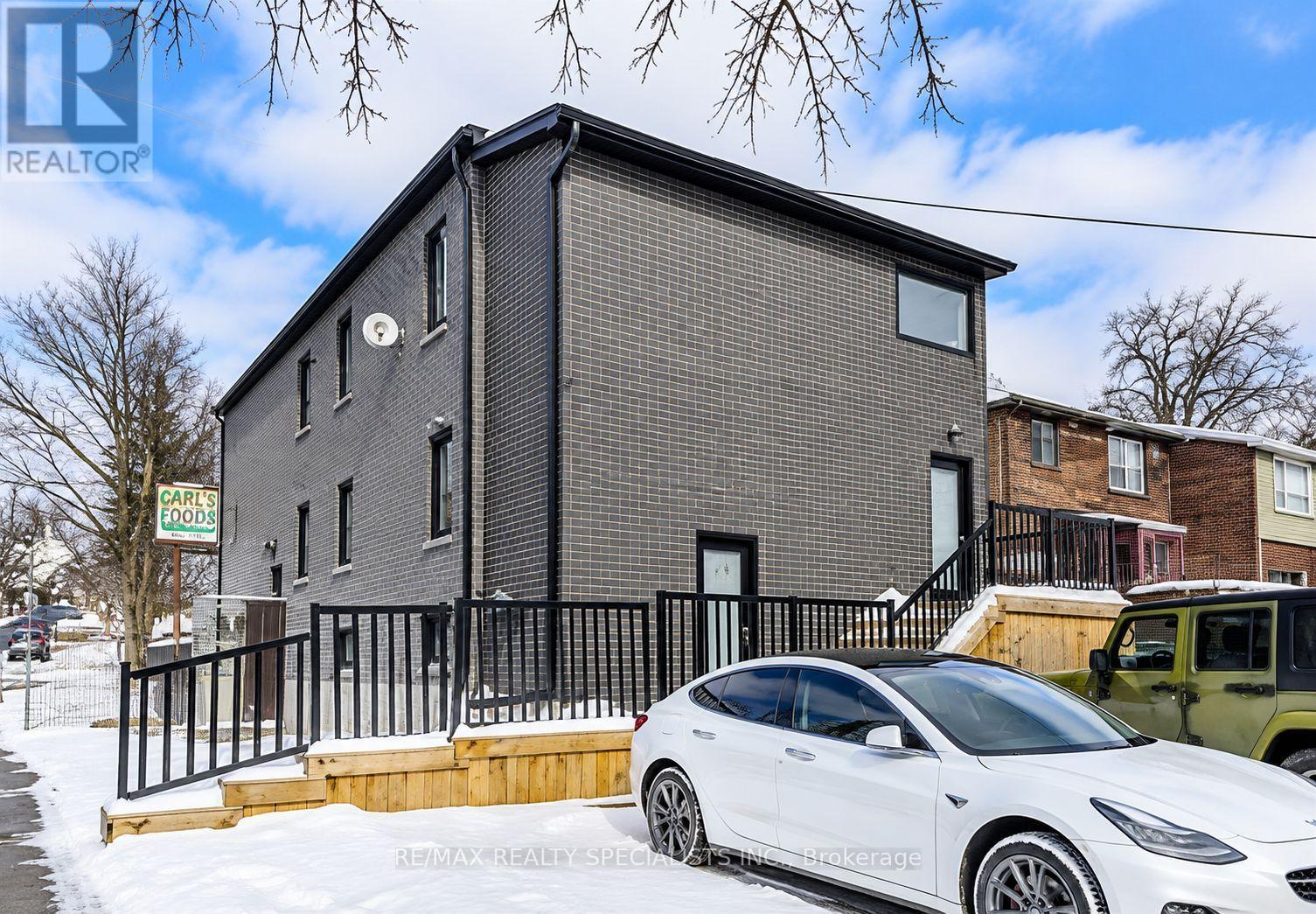 1659 Gerrard Street E, Toronto, Ontario  M4L 2A9 - Photo 46 - E13689614