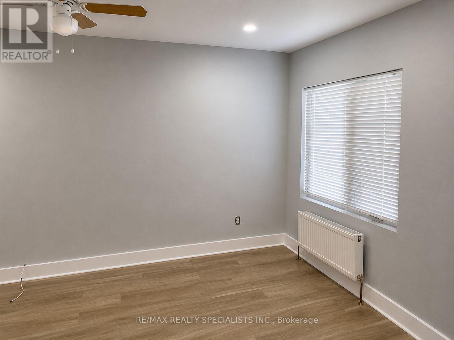 1659 Gerrard Street E, Toronto, Ontario  M4L 2A9 - Photo 8 - E13689614