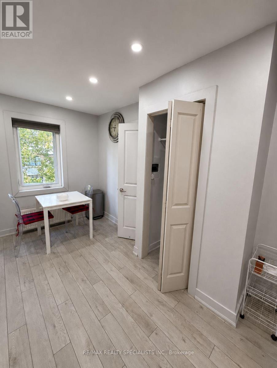1659 Gerrard Street E, Toronto, Ontario M4L 2A9 - Photo 36 - E13689622