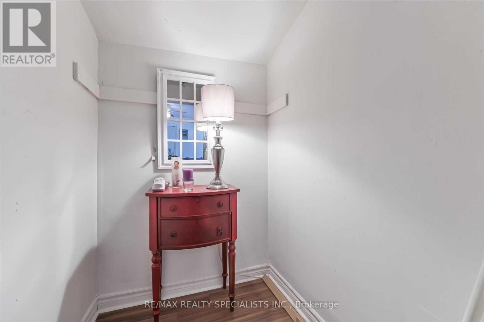 1659 Gerrard Street E, Toronto, Ontario M4L 2A9 - Photo 4 - E13689622