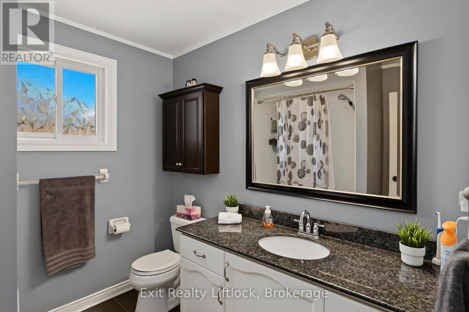 2522 Marsdale Drive, Peterborough, Ontario  K9L 1R4 - Photo 18 - X13608374