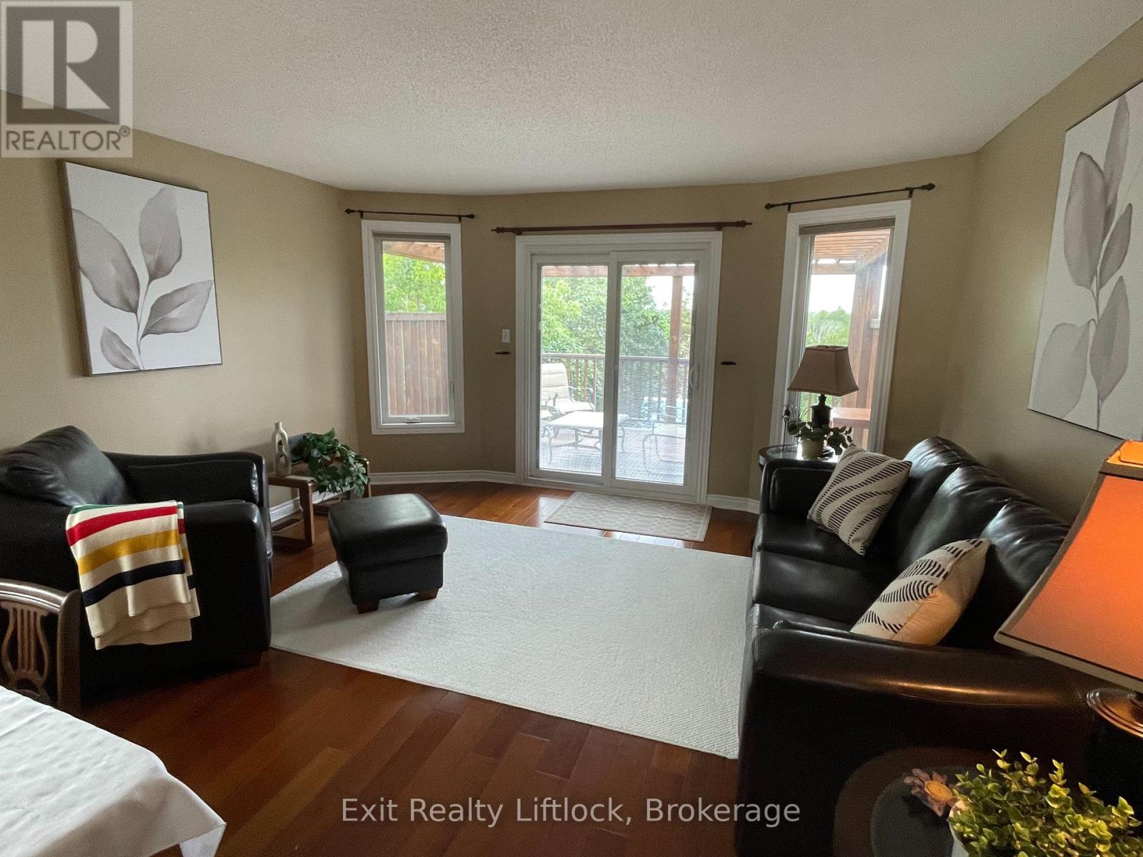 2522 Marsdale Drive, Peterborough, Ontario  K9L 1R4 - Photo 8 - X13608374
