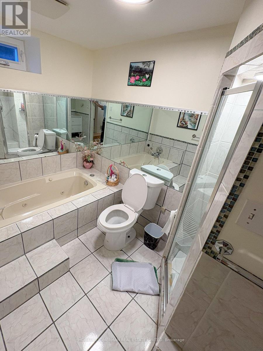 17 Breda Court, Richmond Hill, Ontario  L4C 6E1 - Photo 15 - N13689552