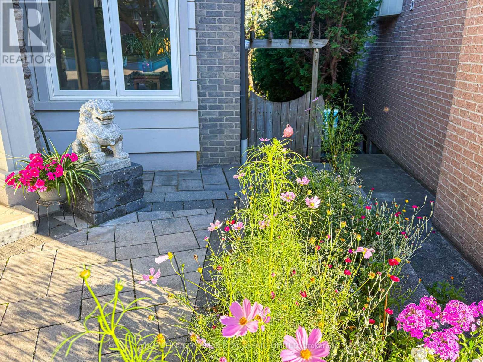 17 Breda Court, Richmond Hill, Ontario  L4C 6E1 - Photo 29 - N13689552