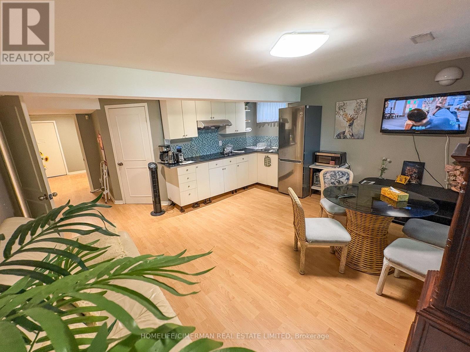 17 Breda Court, Richmond Hill, Ontario  L4C 6E1 - Photo 5 - N13689552