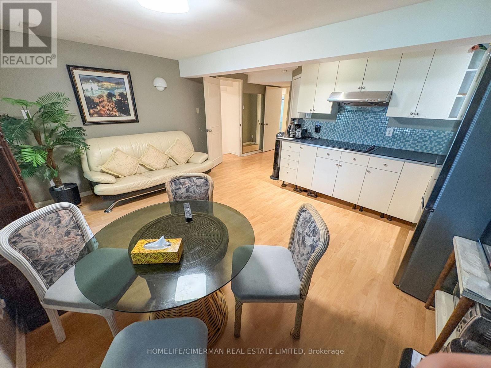 17 Breda Court, Richmond Hill, Ontario  L4C 6E1 - Photo 9 - N13689552
