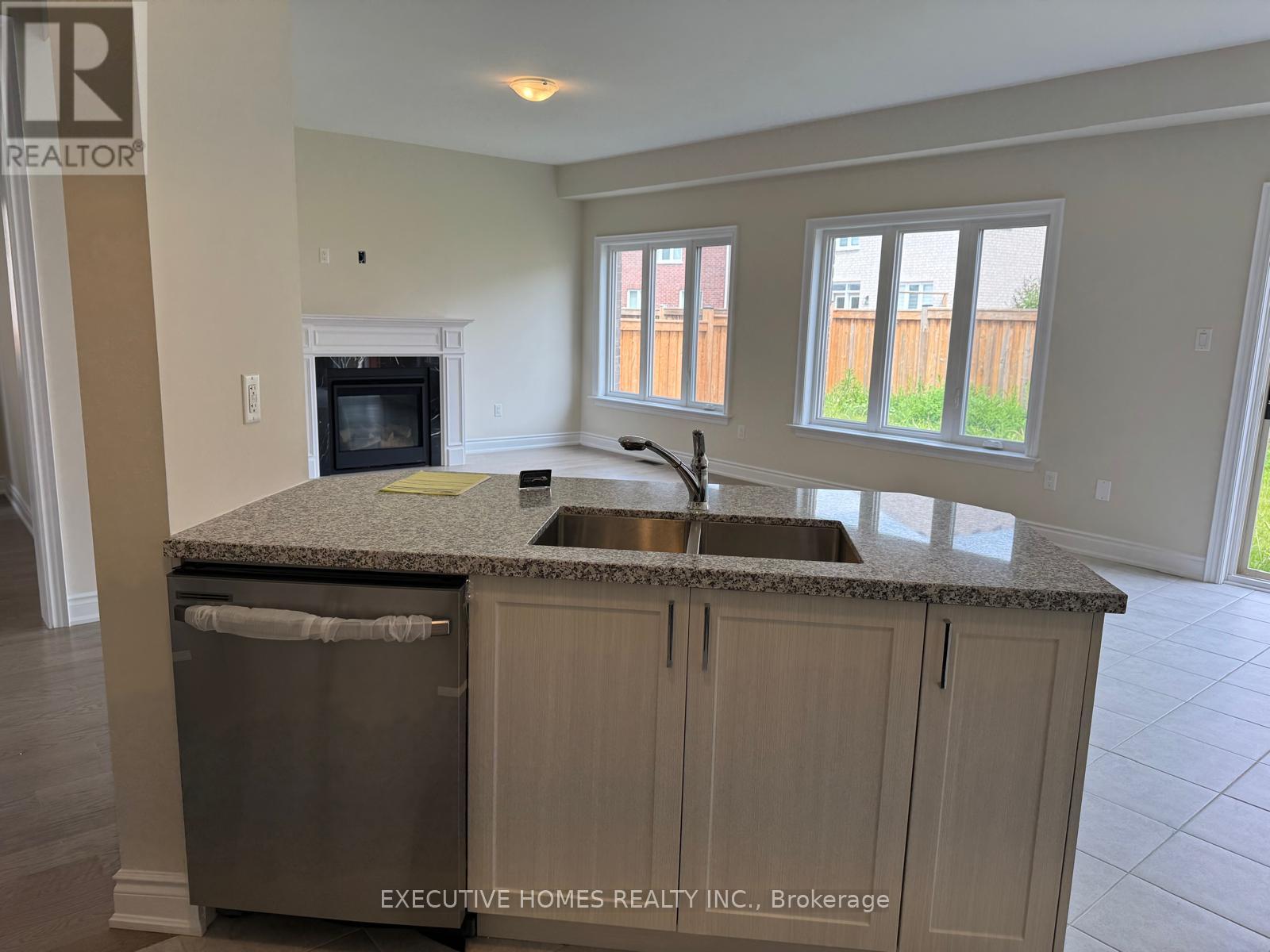 14 Mac Campbell Way, Bradford West Gwillimbury, Ontario L3Z 4M7 - Photo 17 - N13689566