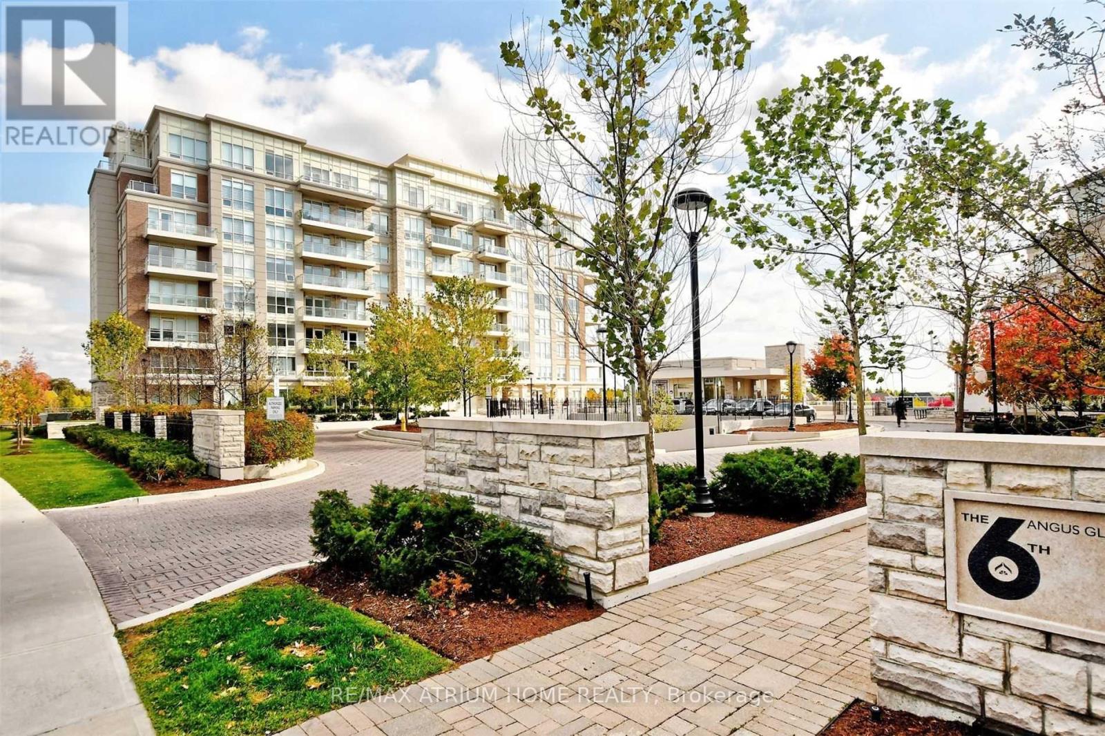 711 - 15 Stollery Pond Crescent, Markham, Ontario L6C 0Y4 - Photo 2 - N13689588