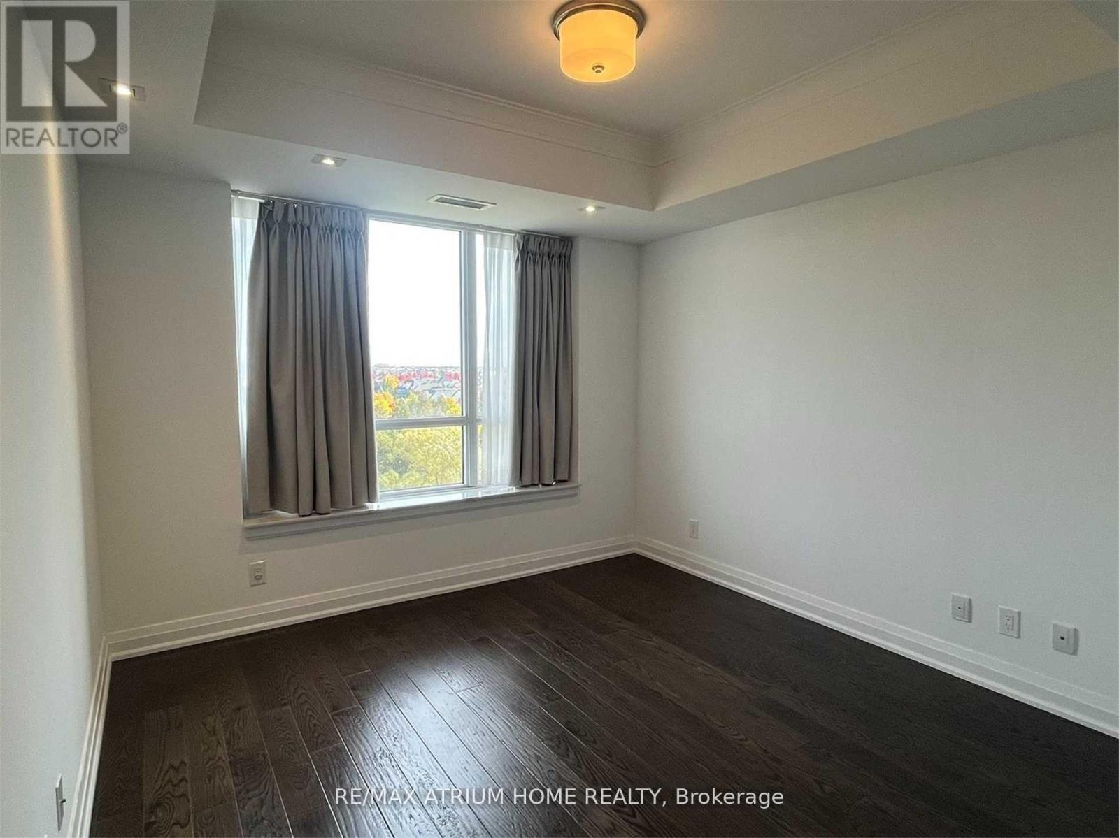 711 - 15 Stollery Pond Crescent, Markham, Ontario L6C 0Y4 - Photo 4 - N13689588