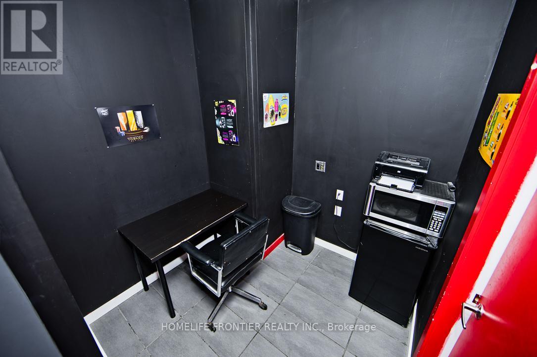 13390 Yonge Street, Richmond Hill, Ontario L4E 2P6 - Photo 17 - N13689594