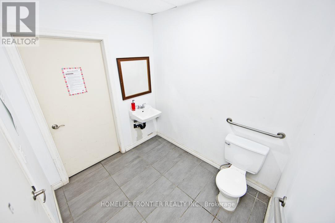 13390 Yonge Street, Richmond Hill, Ontario L4E 2P6 - Photo 18 - N13689594