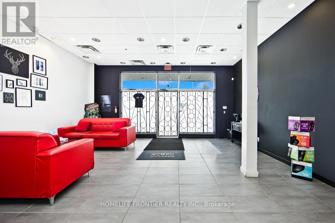 13390 Yonge Street, Richmond Hill, Ontario L4E 2P6 - Photo 6 - N13689594