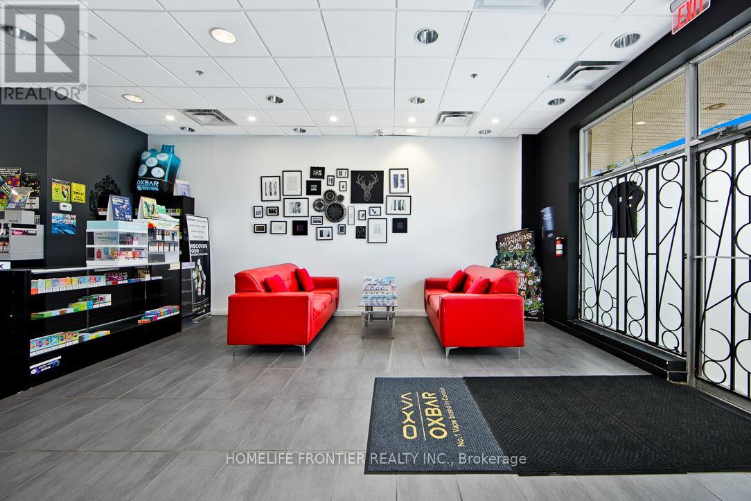 13390 Yonge Street, Richmond Hill, Ontario L4E 2P6 - Photo 7 - N13689594
