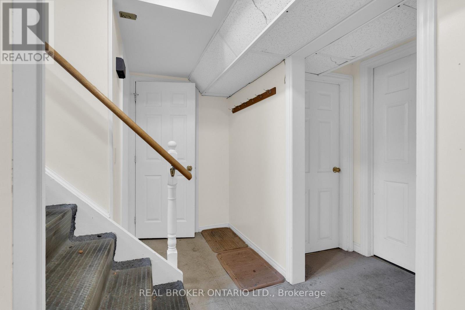 61 Bernick Drive, Barrie, Ontario  L4M 5C1 - Photo 19 - S13689558