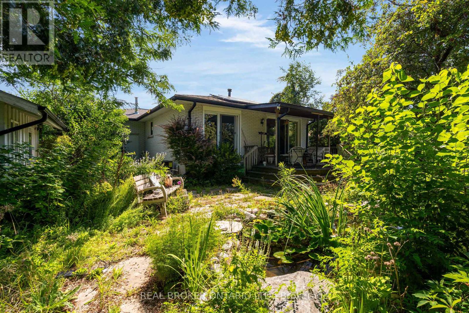 61 Bernick Drive, Barrie, Ontario  L4M 5C1 - Photo 39 - S13689558