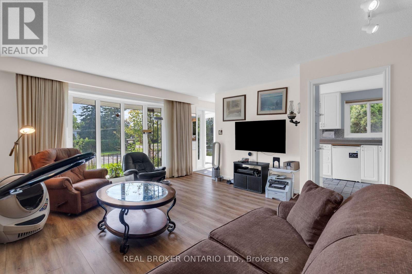 61 Bernick Drive, Barrie, Ontario  L4M 5C1 - Photo 6 - S13689558