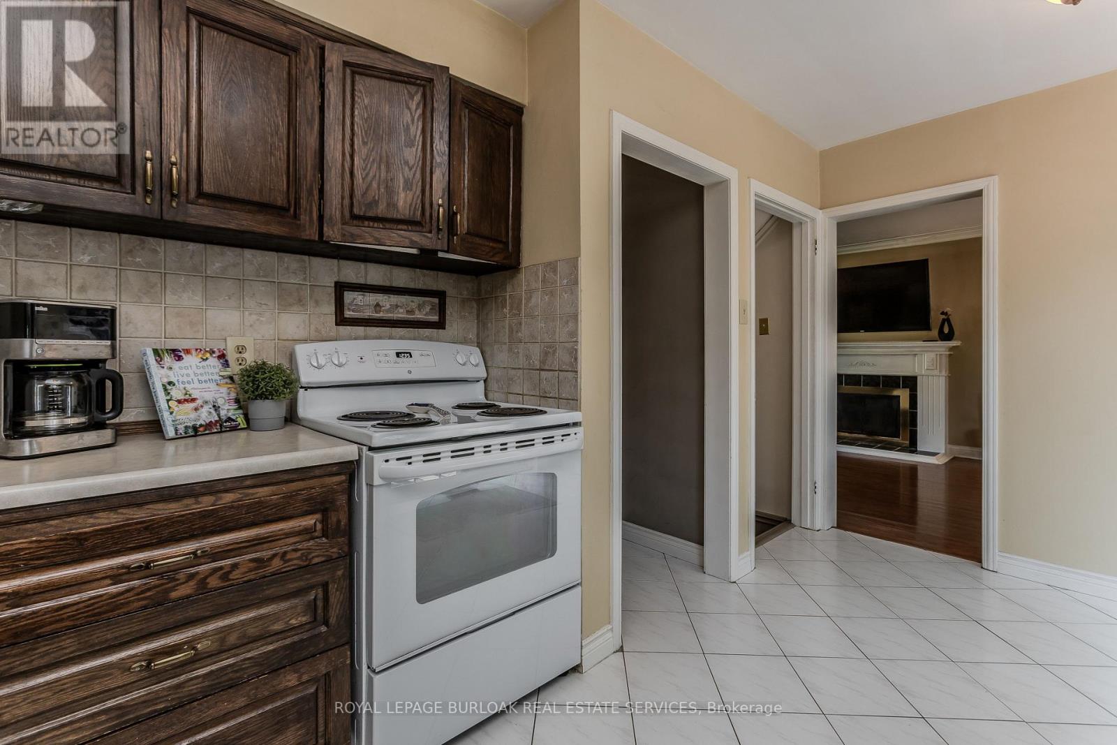 274 Belvenia Road, Burlington (Shoreacres), Ontario  L7L 2G4 - Photo 13 - W13689532