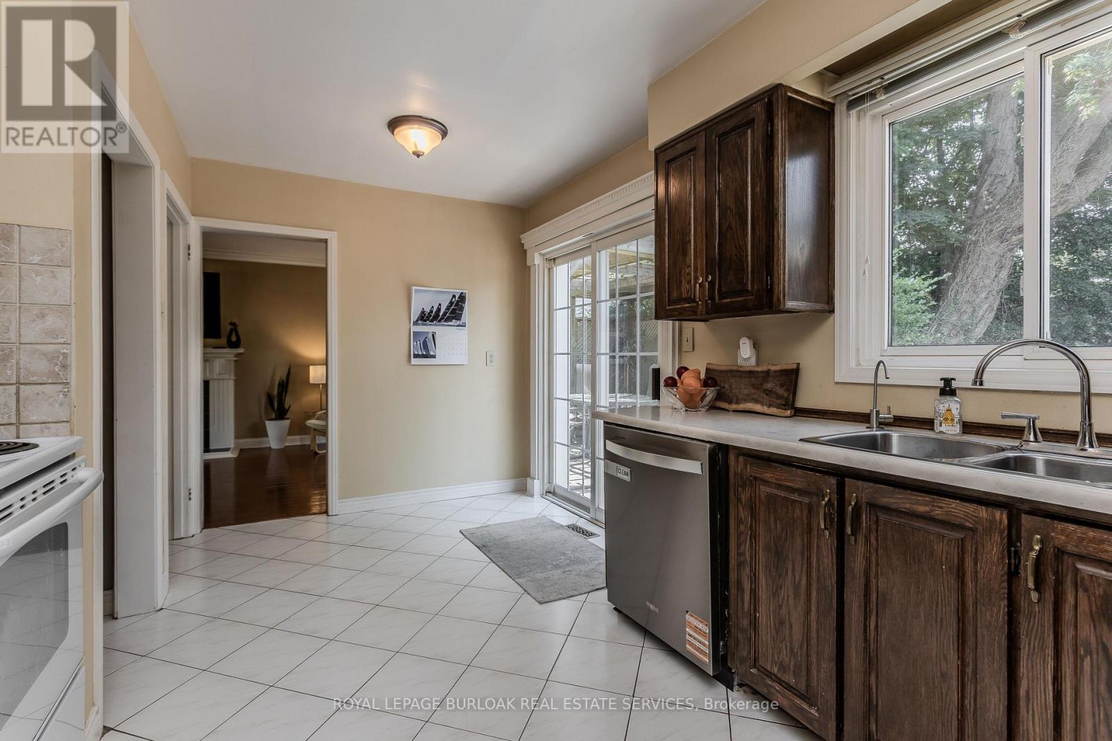 274 Belvenia Road, Burlington (Shoreacres), Ontario  L7L 2G4 - Photo 14 - W13689532