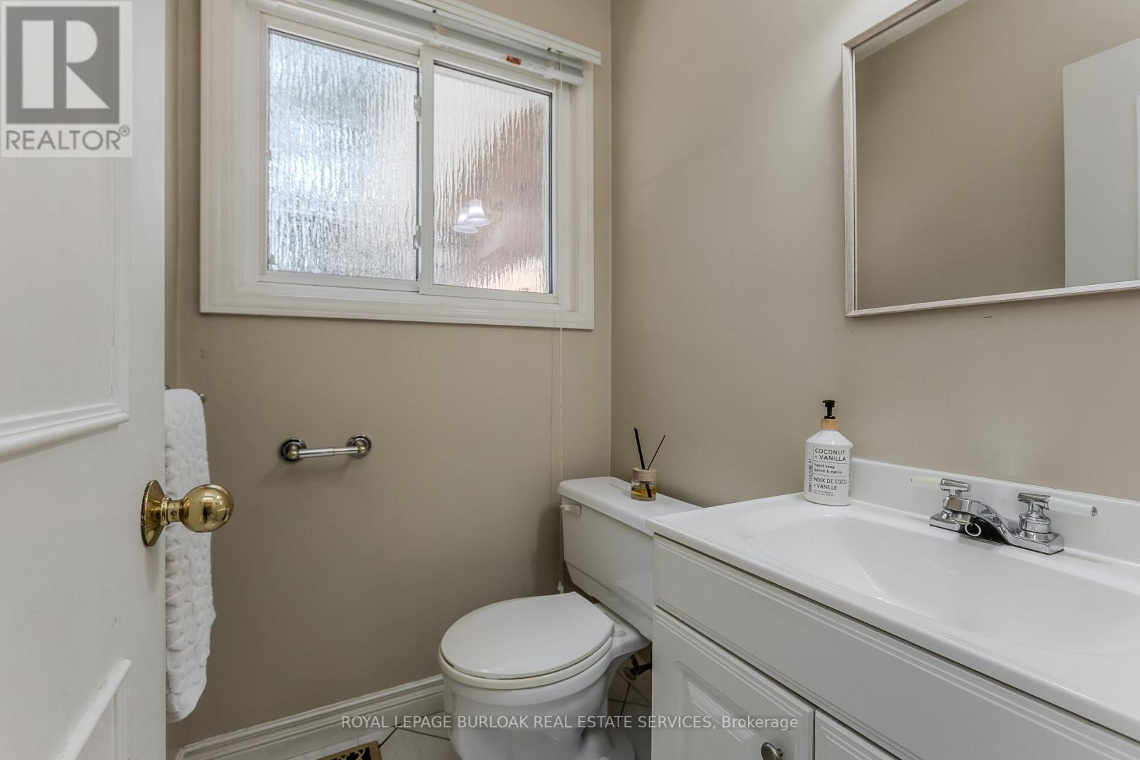 274 Belvenia Road, Burlington (Shoreacres), Ontario  L7L 2G4 - Photo 16 - W13689532