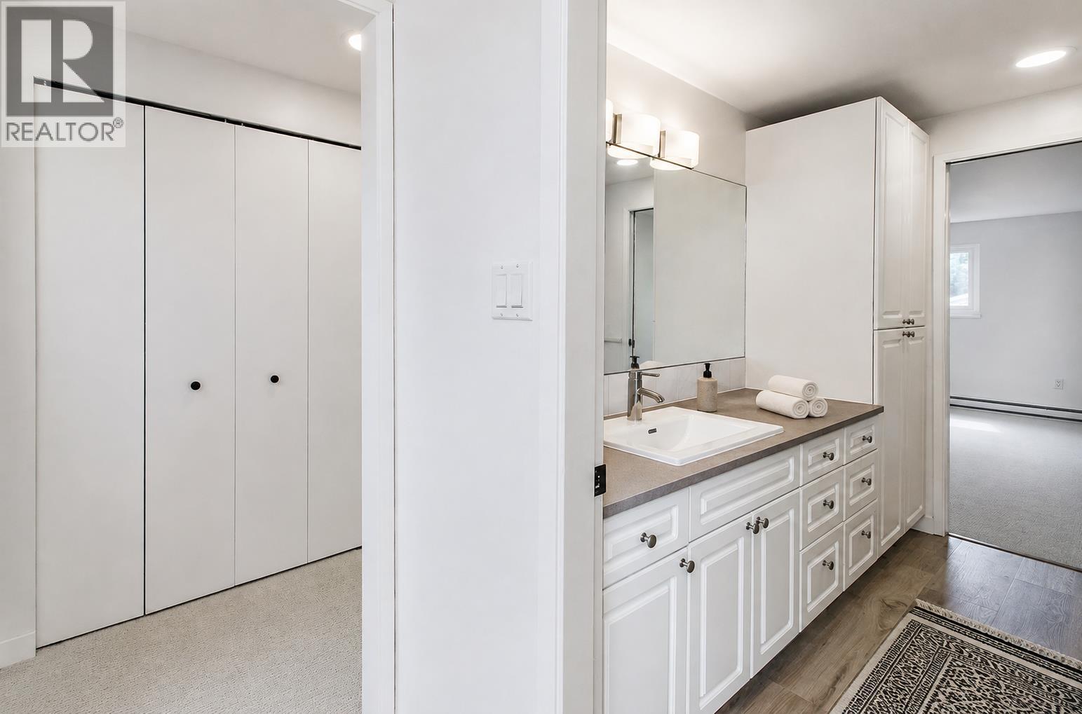962 E 11th Avenue, Vancouver, British Columbia  V5T 2E9 - Photo 31 - R3156769