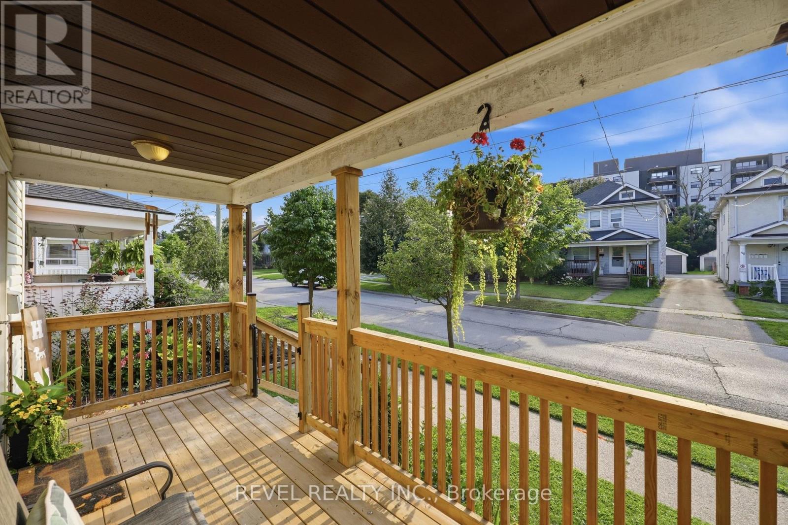 52 Berryman Avenue, St. Catharines, Ontario  L2R 3W9 - Photo 4 - X13689604