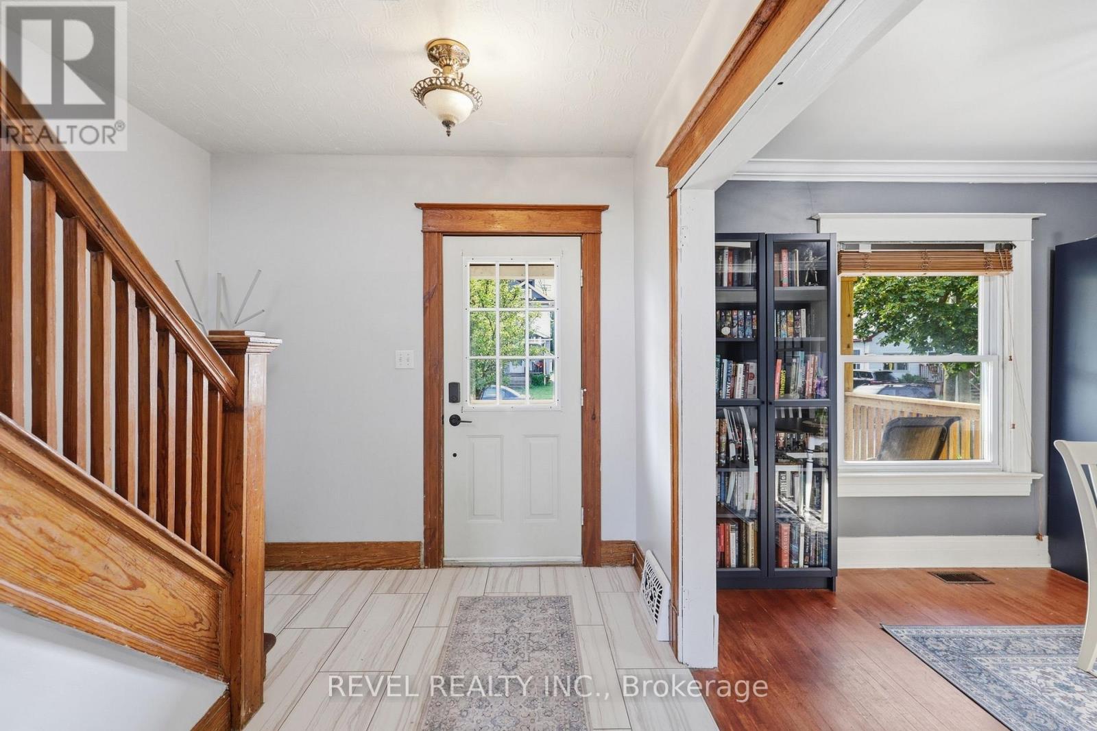 52 Berryman Avenue, St. Catharines, Ontario  L2R 3W9 - Photo 6 - X13689604