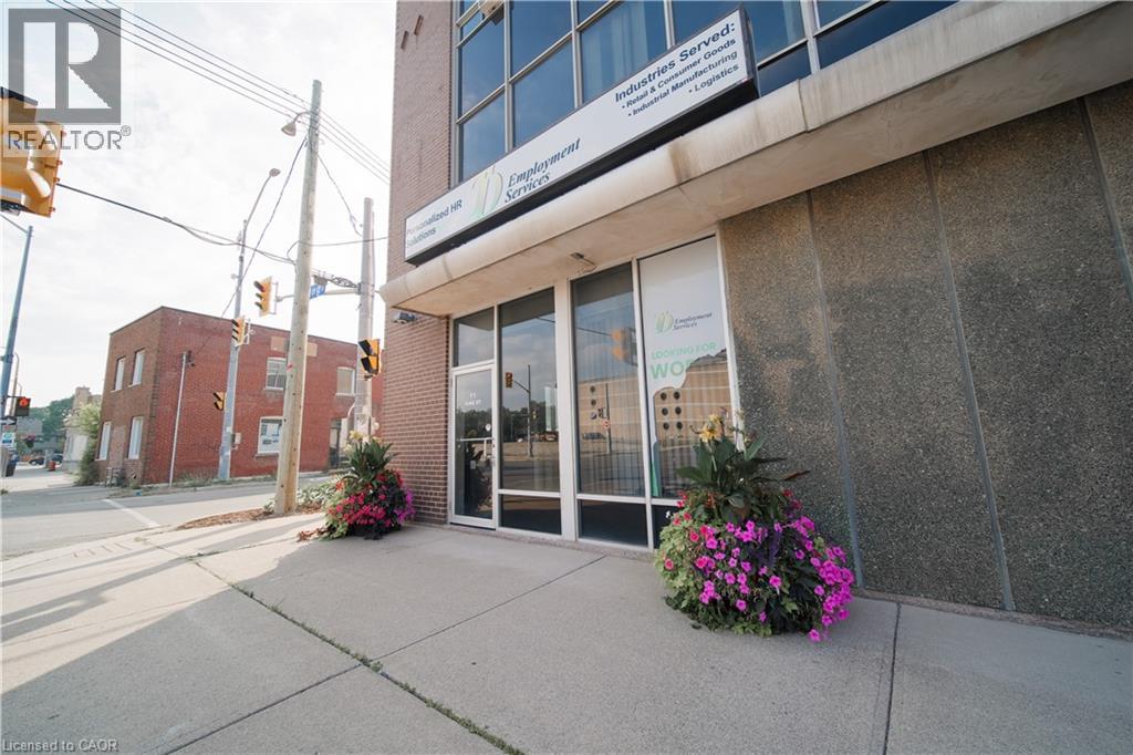 11 King Street, St. Catharines, Ontario  L2R 3H1 - Photo 4 - 40856814