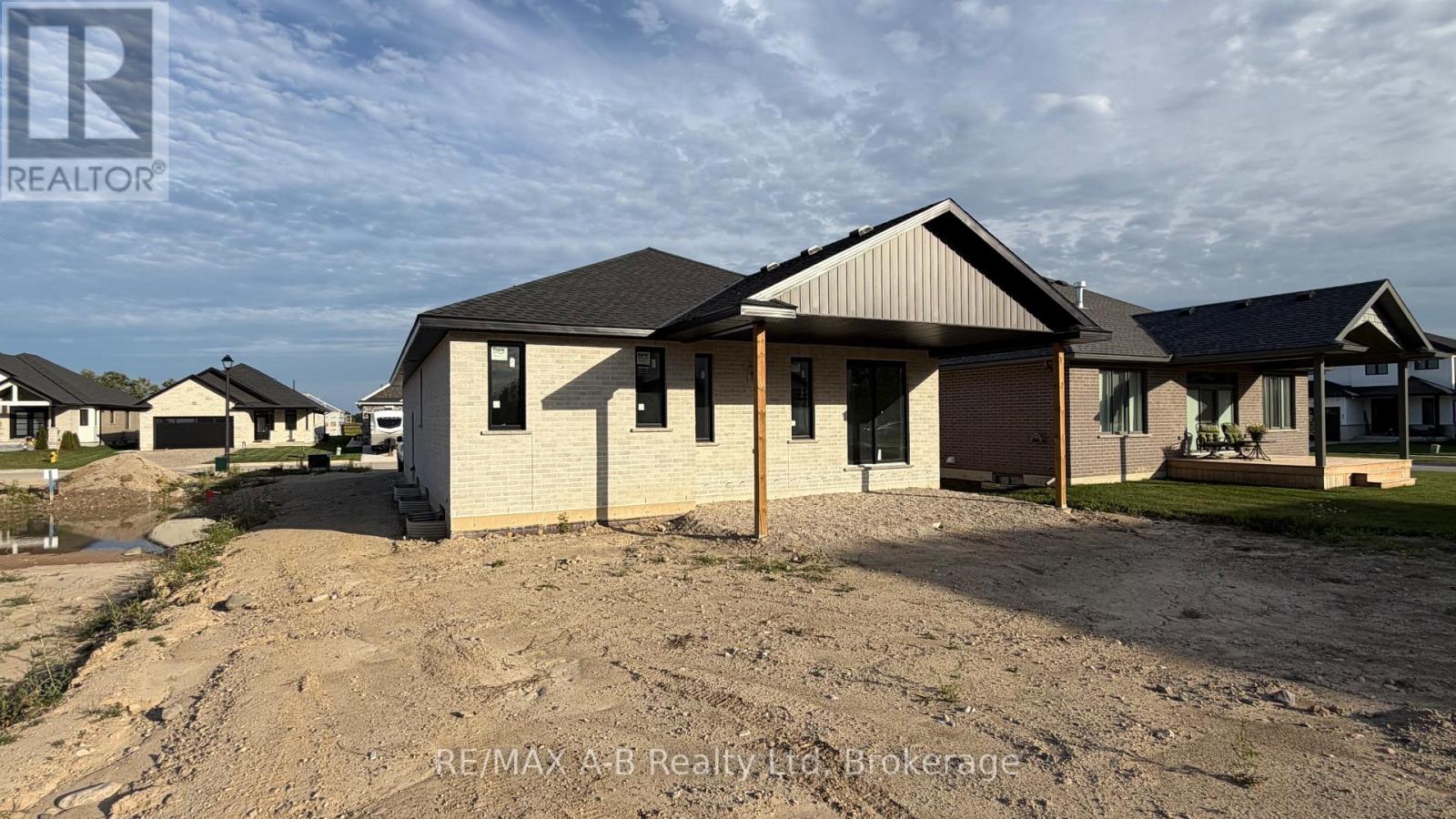 8 Orchard Drive, Stratford, Ontario  N5A 0L1 - Photo 48 - X13547326