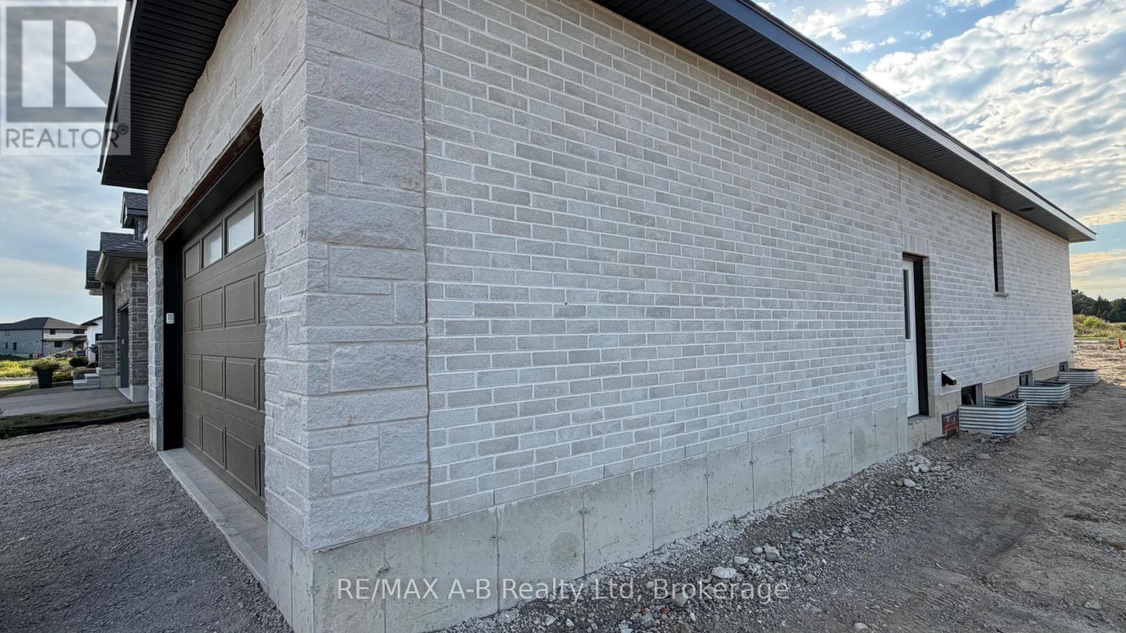 8 Orchard Drive, Stratford, Ontario  N5A 0L1 - Photo 49 - X13547326
