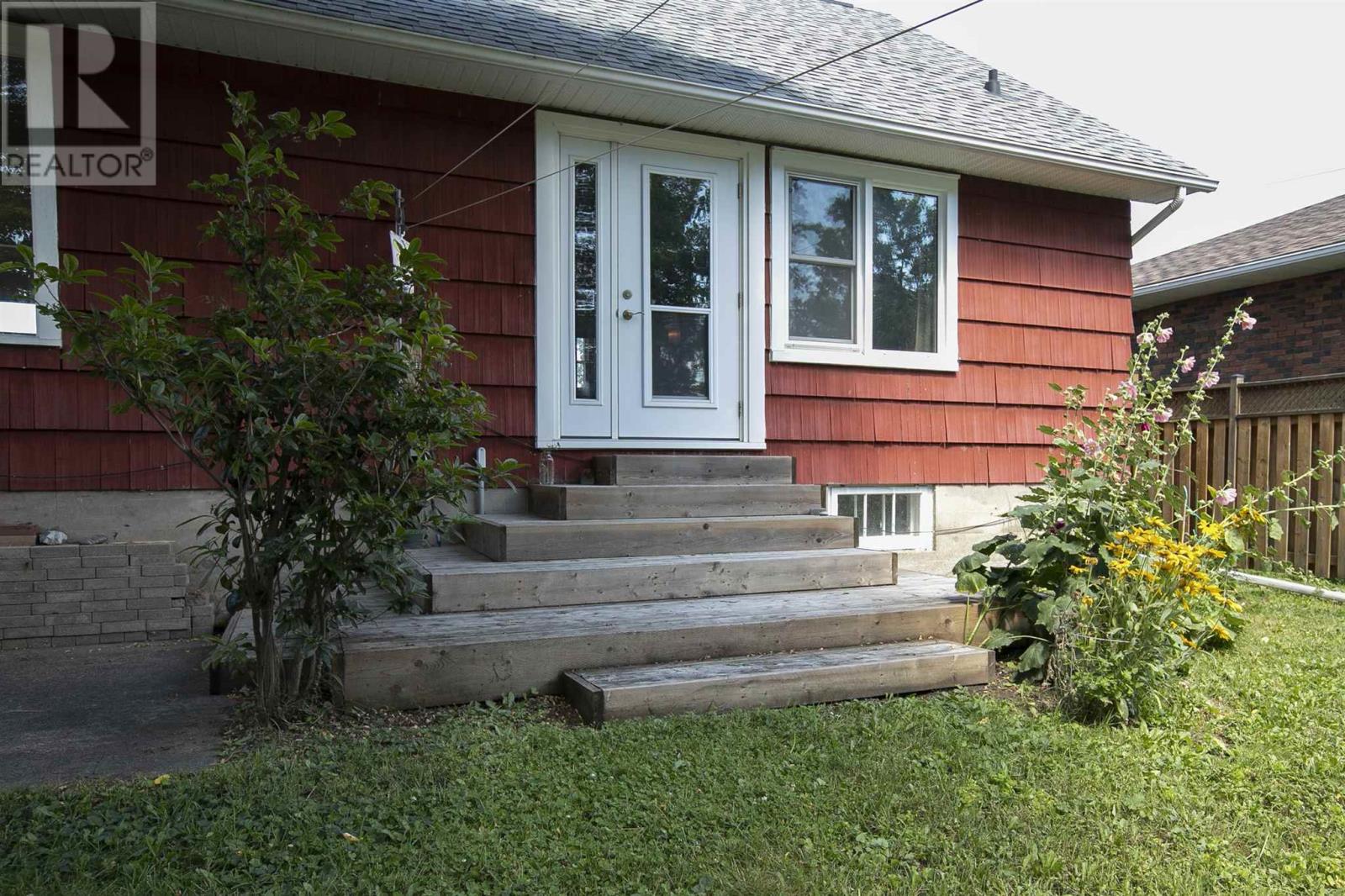 131 Mcmeeken St, Sault Ste. Marie, Ontario  P6A 3L7 - Photo 11 - SM262224