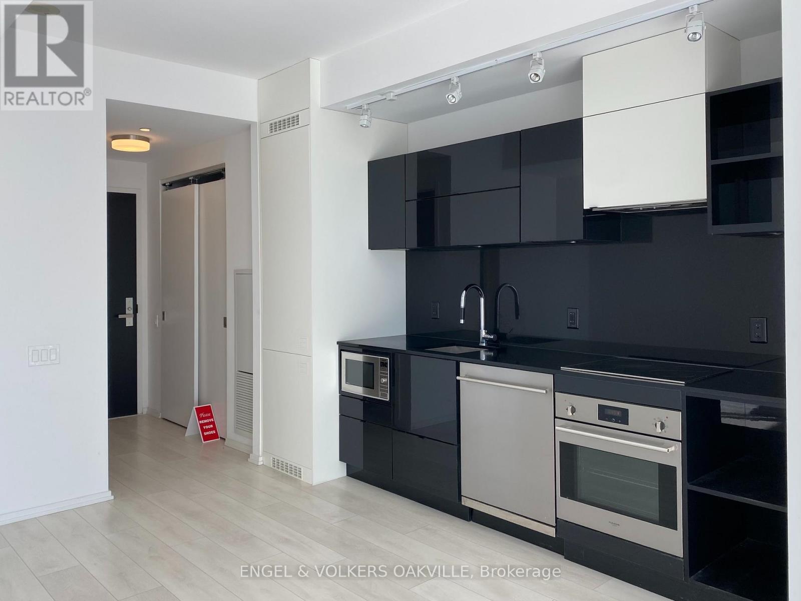 3310 - 125 Peter Street, Toronto, Ontario  M5V 0M2 - Photo 3 - C13689586