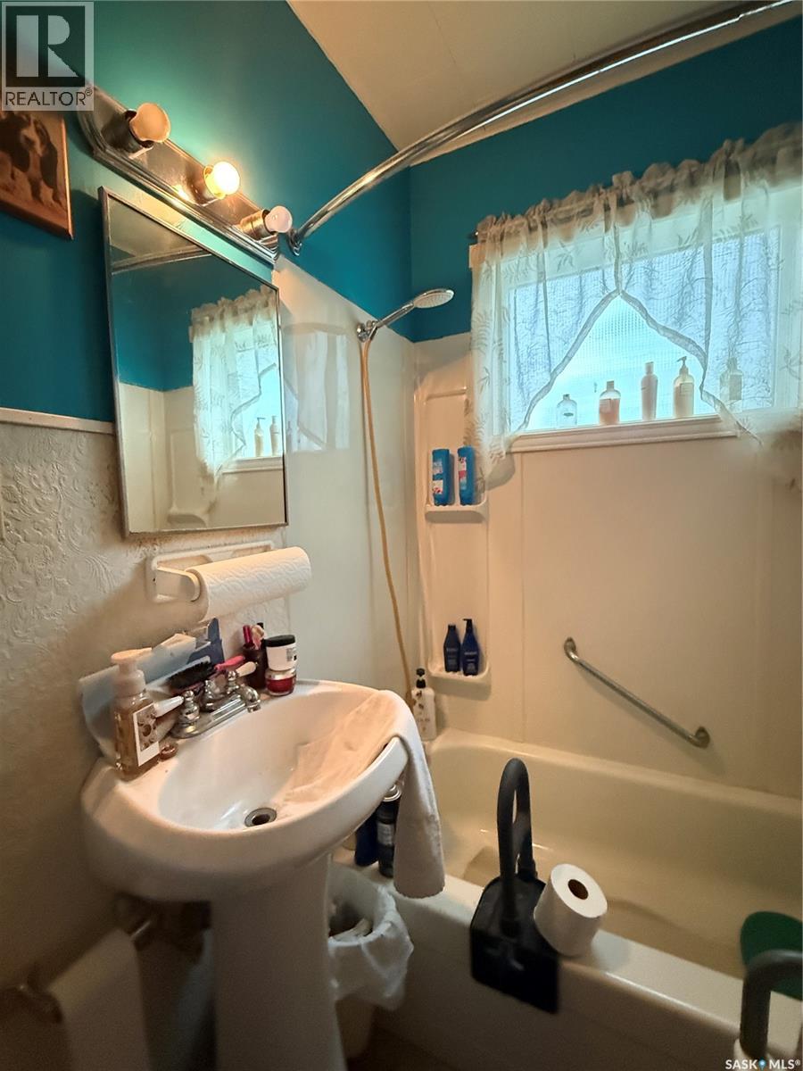 210 Pierson Street, Neudorf, Saskatchewan  S0A 2T0 - Photo 7 - SK045895