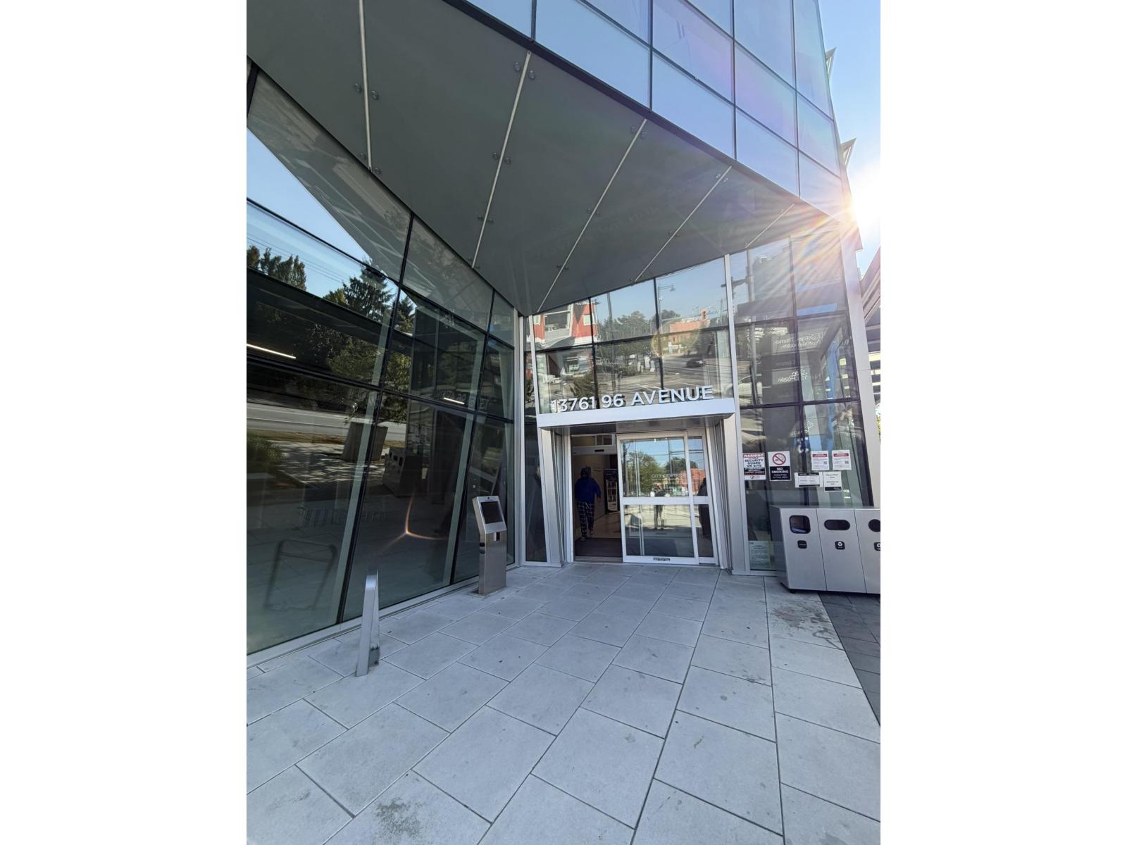 605 13761 96 Avenue, Surrey, British Columbia  V3V 0E8 - Photo 2 - C8081338