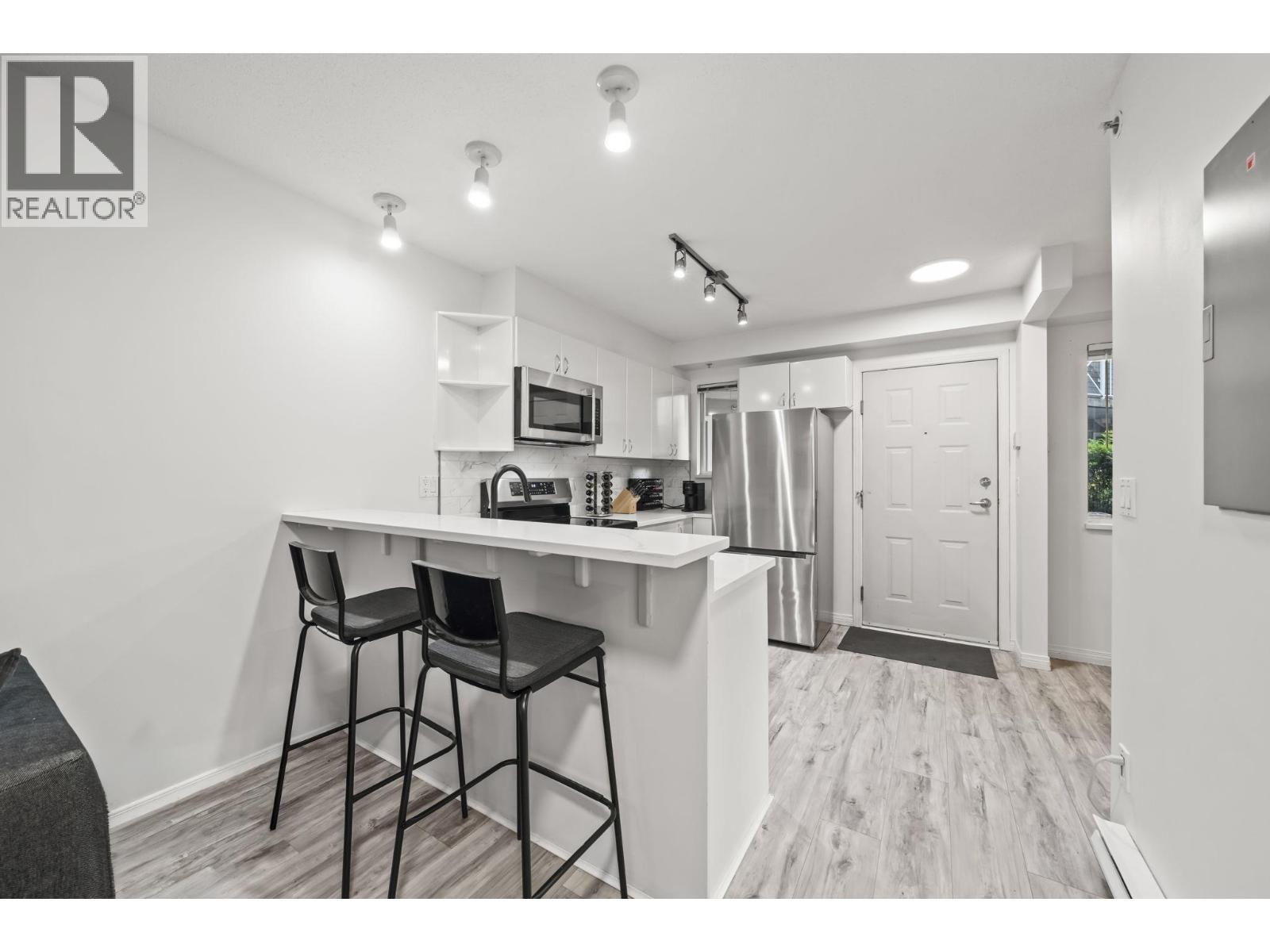 316 528 Rochester Avenue, Coquitlam, British Columbia  V3K 7A5 - Photo 4 - R3156750