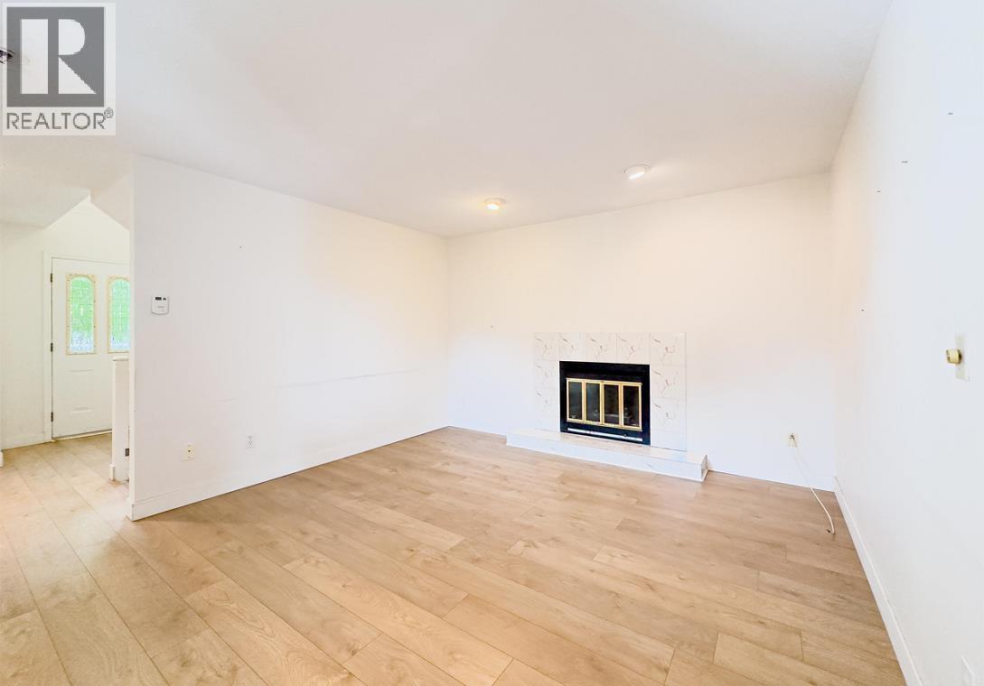 3630 Cambridge Street, Vancouver, British Columbia  V5K 1M6 - Photo 2 - R3156637