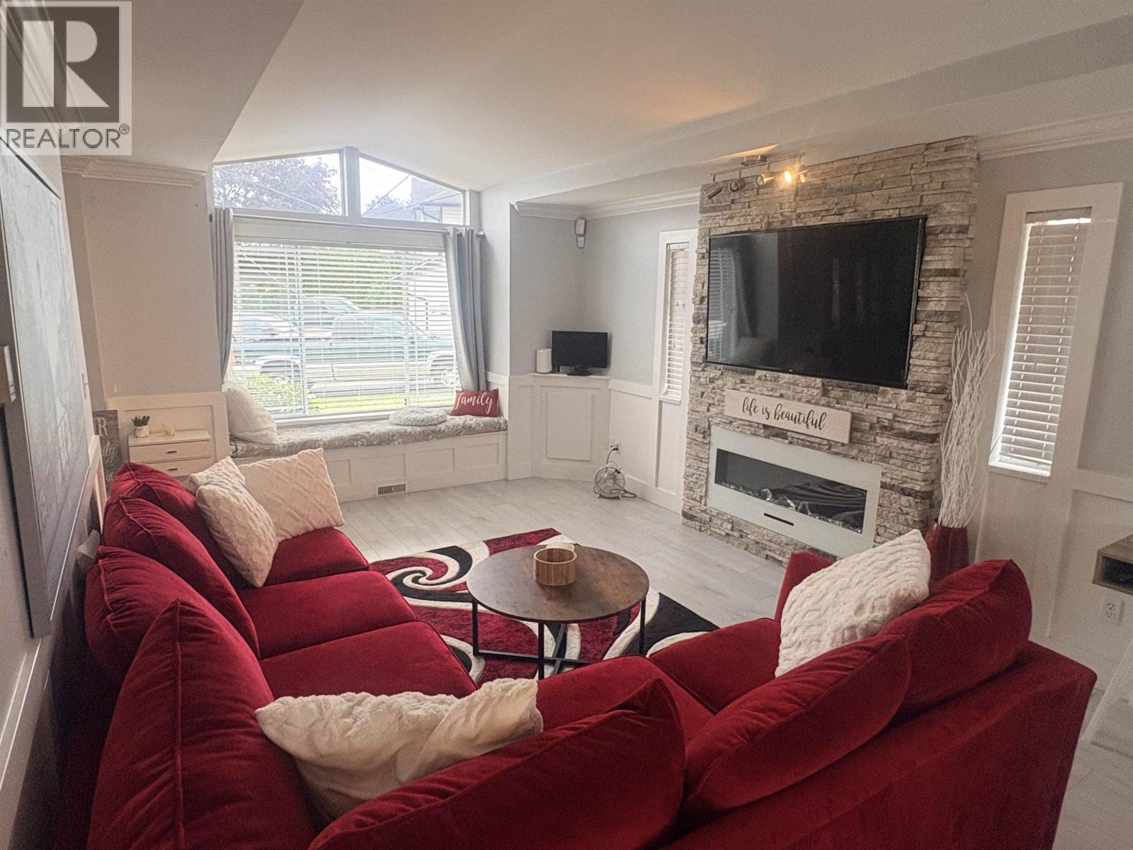 23017 122a Avenue, Maple Ridge, British Columbia  V2X 0X3 - Photo 3 - R3157034