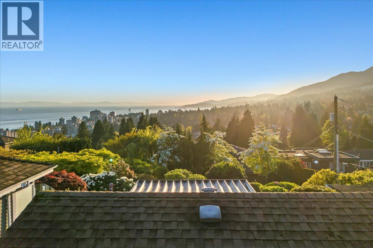 982 Braeside Street, West Vancouver, British Columbia  V7T 2K8 - Photo 38 - R3157046
