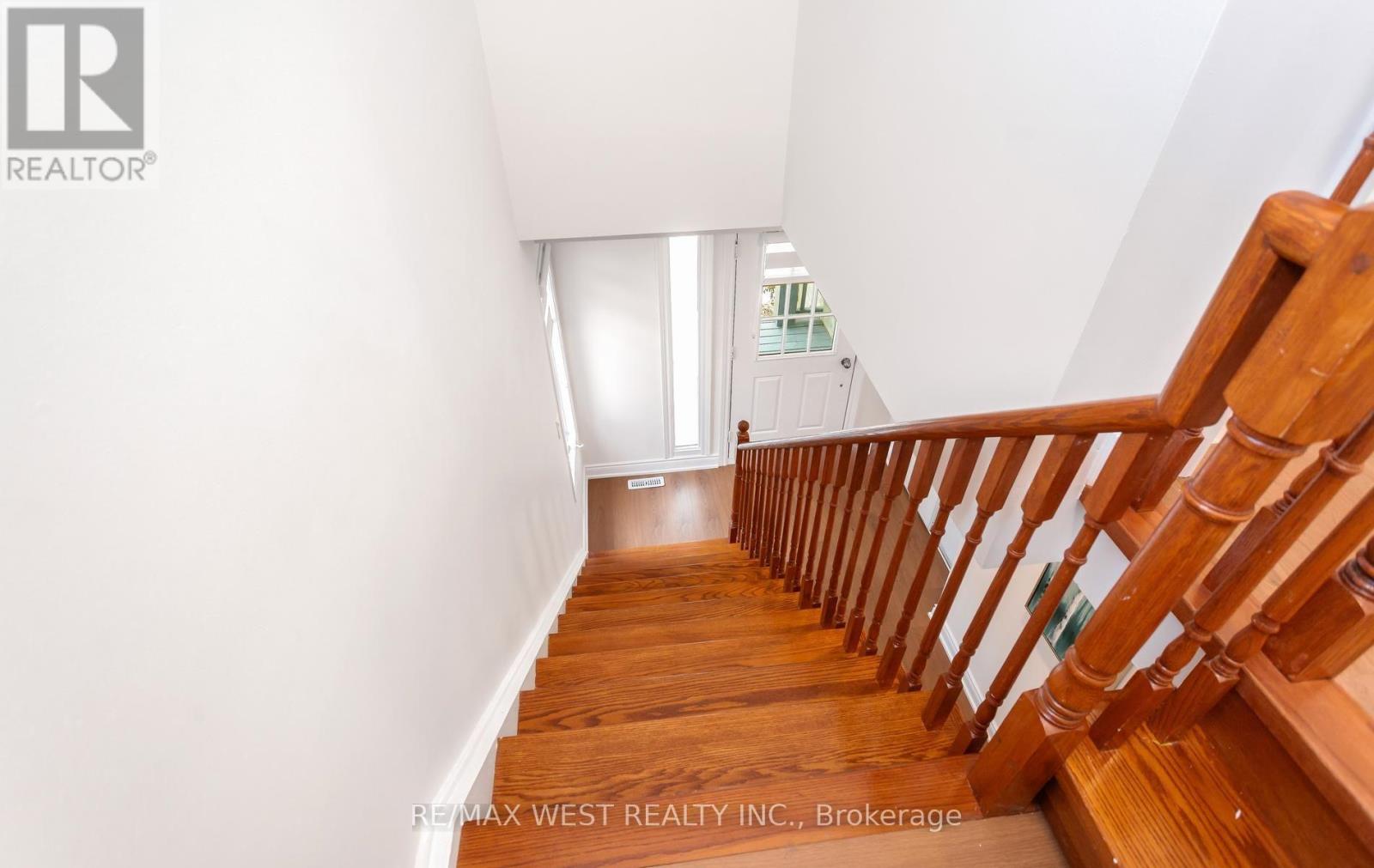 5239 Bushelgrove Circle, Mississauga, Ontario  L5M 6C5 - Photo 18 - W13689636