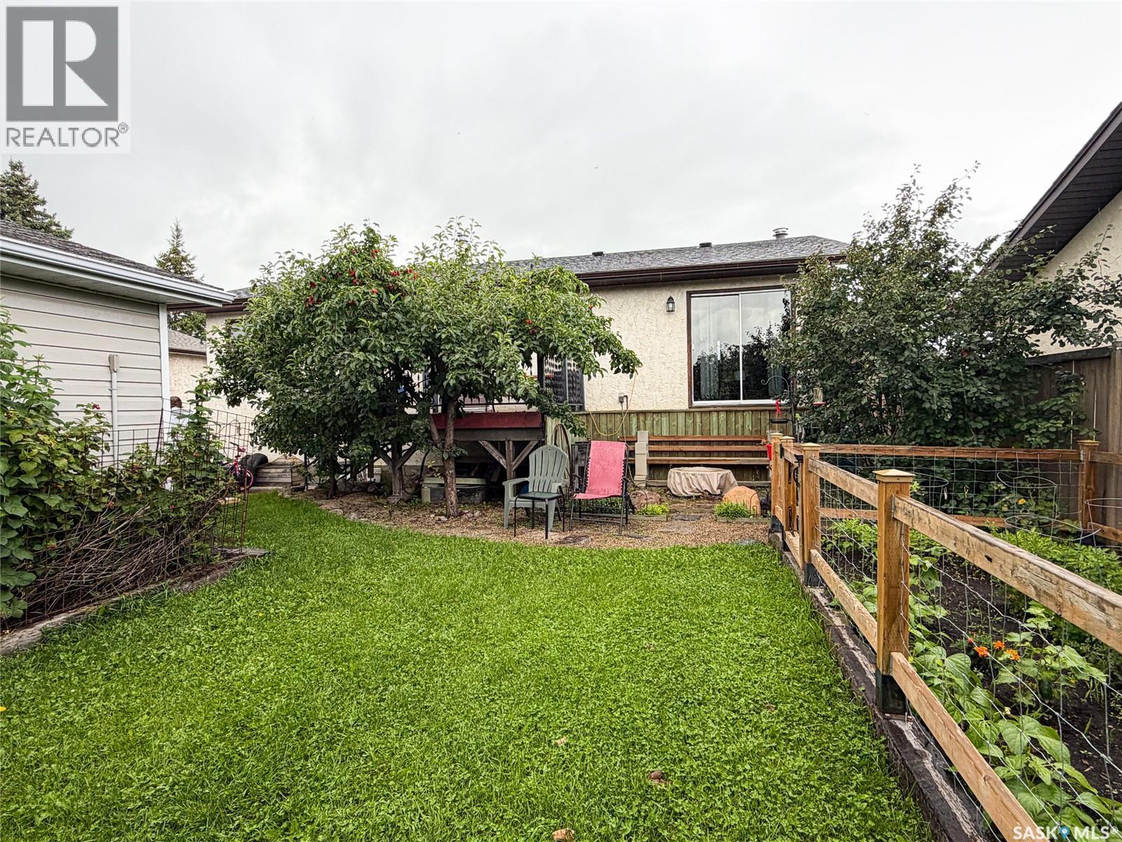 48 Dunfield Crescent, Meadow Lake, Saskatchewan  S9X 1C4 - Photo 2 - SK045943