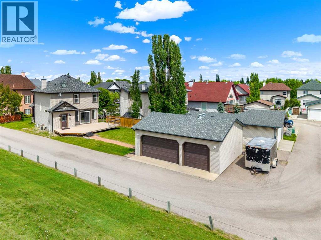 31 Elgin Green SE, Calgary, Alberta  T2Z 3Y8 - Photo 1 - A2334539