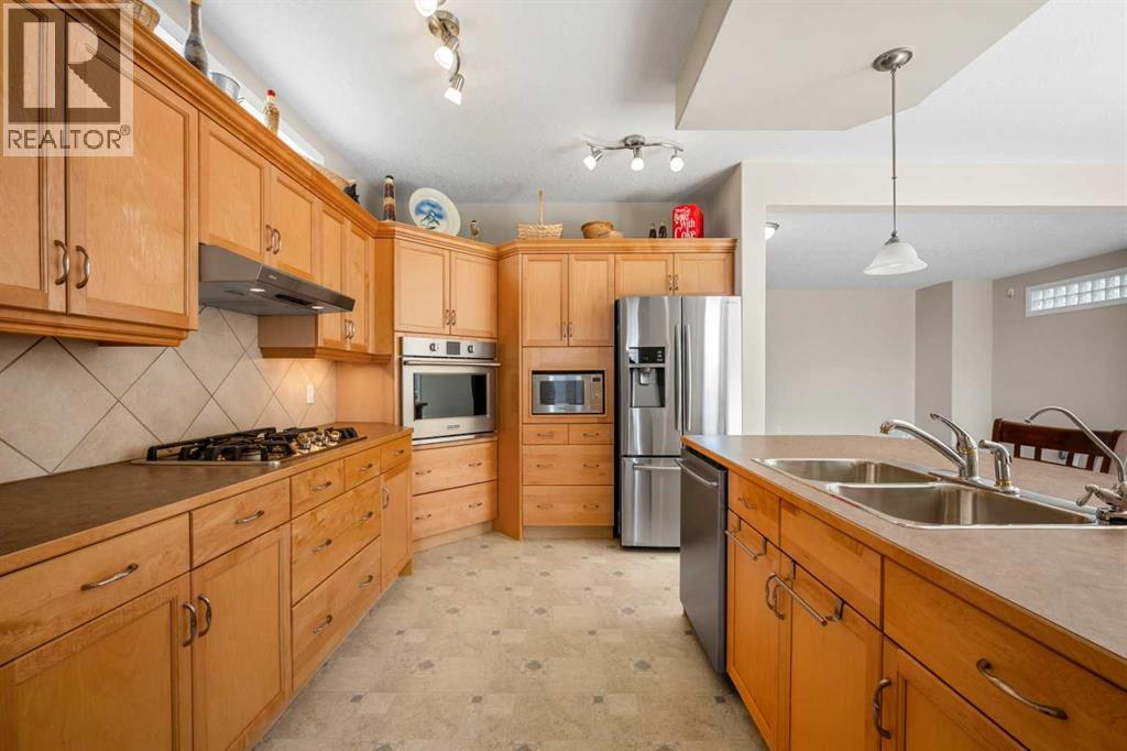31 Elgin Green SE, Calgary, Alberta  T2Z 3Y8 - Photo 12 - A2334539